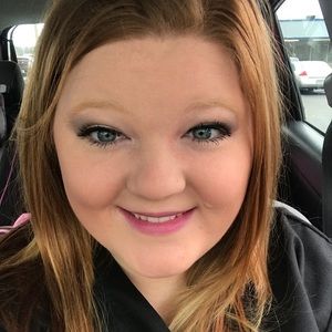 Meet your Posher, Deandria